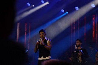 
<a style='margin-left: 5px;' class='btn btn-xs btn-social btn-facebook' href='https://www.facebook.com/sharer/sharer.php?u=https://www.galeramix.com.br/imagem/a162/800-800-90/conteudo/site_galerias/162/tijufest-2025-zeze-di-camargo-86.jpg' rel='popup' data-width='500' data-height='400'><i class='fa fa-facebook'></i>Compartilhar <span class='hidden-xs'>no Facebook</span>
</a> 
<a class='btn btn-default btn-xs' target='_blank' href='imagem/a162/800-800-90/conteudo/site_galerias/162/tijufest-2025-zeze-di-camargo-86.jpg'>
<span class='glyphicon glyphicon-cloud-download'></span> Salvar
</a>
