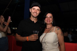 
<a style='margin-left: 5px;' class='btn btn-xs btn-social btn-facebook' href='https://www.facebook.com/sharer/sharer.php?u=https://www.galeramix.com.br/imagem/a162/800-800-90/conteudo/site_galerias/162/tijufest-2025-zeze-di-camargo-97.jpg' rel='popup' data-width='500' data-height='400'><i class='fa fa-facebook'></i>Compartilhar <span class='hidden-xs'>no Facebook</span>
</a> 
<a class='btn btn-default btn-xs' target='_blank' href='imagem/a162/800-800-90/conteudo/site_galerias/162/tijufest-2025-zeze-di-camargo-97.jpg'>
<span class='glyphicon glyphicon-cloud-download'></span> Salvar
</a>
