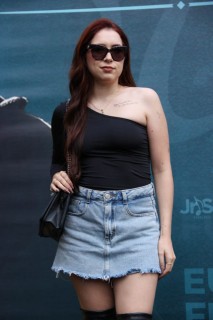 <a style='margin-left: 5px;' class='btn btn-xs btn-social btn-facebook' href='https://www.facebook.com/sharer/sharer.php?u=https://www.galeramix.com.br/imagem/a163/800-800-90/conteudo/site_galerias/163/gustavo-lima-costelaco-junior-seco-galeramix-120.jpg' rel='popup' data-width='500' data-height='400'><i class='fa fa-facebook'></i>Compartilhar <span class='hidden-xs'>no Facebook</span></a> <a class='btn btn-default btn-xs' target='_blank' href='imagem/a163/800-800-90/conteudo/site_galerias/163/gustavo-lima-costelaco-junior-seco-galeramix-120.jpg'><span class='glyphicon glyphicon-cloud-download'></span> Salvar</a>