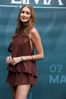 <a style='margin-left: 5px;' class='btn btn-xs btn-social btn-facebook' href='https://www.facebook.com/sharer/sharer.php?u=https://www.galeramix.com.br/imagem/a163/800-800-90/conteudo/site_galerias/163/gustavo-lima-costelaco-junior-seco-galeramix-122.jpg' rel='popup' data-width='500' data-height='400'><i class='fa fa-facebook'></i>Compartilhar <span class='hidden-xs'>no Facebook</span></a> <a class='btn btn-default btn-xs' target='_blank' href='imagem/a163/800-800-90/conteudo/site_galerias/163/gustavo-lima-costelaco-junior-seco-galeramix-122.jpg'><span class='glyphicon glyphicon-cloud-download'></span> Salvar</a>