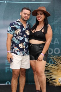 <a style='margin-left: 5px;' class='btn btn-xs btn-social btn-facebook' href='https://www.facebook.com/sharer/sharer.php?u=https://www.galeramix.com.br/imagem/a163/800-800-90/conteudo/site_galerias/163/gustavo-lima-costelaco-junior-seco-galeramix-135.jpg' rel='popup' data-width='500' data-height='400'><i class='fa fa-facebook'></i>Compartilhar <span class='hidden-xs'>no Facebook</span></a> <a class='btn btn-default btn-xs' target='_blank' href='imagem/a163/800-800-90/conteudo/site_galerias/163/gustavo-lima-costelaco-junior-seco-galeramix-135.jpg'><span class='glyphicon glyphicon-cloud-download'></span> Salvar</a>