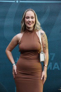 <a style='margin-left: 5px;' class='btn btn-xs btn-social btn-facebook' href='https://www.facebook.com/sharer/sharer.php?u=https://www.galeramix.com.br/imagem/a163/800-800-90/conteudo/site_galerias/163/gustavo-lima-costelaco-junior-seco-galeramix-138.jpg' rel='popup' data-width='500' data-height='400'><i class='fa fa-facebook'></i>Compartilhar <span class='hidden-xs'>no Facebook</span></a> <a class='btn btn-default btn-xs' target='_blank' href='imagem/a163/800-800-90/conteudo/site_galerias/163/gustavo-lima-costelaco-junior-seco-galeramix-138.jpg'><span class='glyphicon glyphicon-cloud-download'></span> Salvar</a>