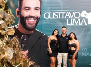 <a style='margin-left: 5px;' class='btn btn-xs btn-social btn-facebook' href='https://www.facebook.com/sharer/sharer.php?u=https://www.galeramix.com.br/imagem/a163/800-800-90/conteudo/site_galerias/163/gustavo-lima-costelaco-junior-seco-galeramix-146.jpg' rel='popup' data-width='500' data-height='400'><i class='fa fa-facebook'></i>Compartilhar <span class='hidden-xs'>no Facebook</span></a> <a class='btn btn-default btn-xs' target='_blank' href='imagem/a163/800-800-90/conteudo/site_galerias/163/gustavo-lima-costelaco-junior-seco-galeramix-146.jpg'><span class='glyphicon glyphicon-cloud-download'></span> Salvar</a>