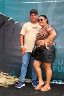 <a style='margin-left: 5px;' class='btn btn-xs btn-social btn-facebook' href='https://www.facebook.com/sharer/sharer.php?u=https://www.galeramix.com.br/imagem/a163/800-800-90/conteudo/site_galerias/163/gustavo-lima-costelaco-junior-seco-galeramix-149.jpg' rel='popup' data-width='500' data-height='400'><i class='fa fa-facebook'></i>Compartilhar <span class='hidden-xs'>no Facebook</span></a> <a class='btn btn-default btn-xs' target='_blank' href='imagem/a163/800-800-90/conteudo/site_galerias/163/gustavo-lima-costelaco-junior-seco-galeramix-149.jpg'><span class='glyphicon glyphicon-cloud-download'></span> Salvar</a>