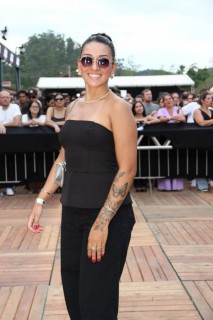 <a style='margin-left: 5px;' class='btn btn-xs btn-social btn-facebook' href='https://www.facebook.com/sharer/sharer.php?u=https://www.galeramix.com.br/imagem/a163/800-800-90/conteudo/site_galerias/163/gustavo-lima-costelaco-junior-seco-galeramix-159.jpg' rel='popup' data-width='500' data-height='400'><i class='fa fa-facebook'></i>Compartilhar <span class='hidden-xs'>no Facebook</span></a> <a class='btn btn-default btn-xs' target='_blank' href='imagem/a163/800-800-90/conteudo/site_galerias/163/gustavo-lima-costelaco-junior-seco-galeramix-159.jpg'><span class='glyphicon glyphicon-cloud-download'></span> Salvar</a>