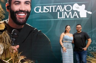 <a style='margin-left: 5px;' class='btn btn-xs btn-social btn-facebook' href='https://www.facebook.com/sharer/sharer.php?u=https://www.galeramix.com.br/imagem/a163/800-800-90/conteudo/site_galerias/163/gustavo-lima-costelaco-junior-seco-galeramix-16.jpg' rel='popup' data-width='500' data-height='400'><i class='fa fa-facebook'></i>Compartilhar <span class='hidden-xs'>no Facebook</span></a> <a class='btn btn-default btn-xs' target='_blank' href='imagem/a163/800-800-90/conteudo/site_galerias/163/gustavo-lima-costelaco-junior-seco-galeramix-16.jpg'><span class='glyphicon glyphicon-cloud-download'></span> Salvar</a>