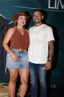 <a style='margin-left: 5px;' class='btn btn-xs btn-social btn-facebook' href='https://www.facebook.com/sharer/sharer.php?u=https://www.galeramix.com.br/imagem/a163/800-800-90/conteudo/site_galerias/163/gustavo-lima-costelaco-junior-seco-galeramix-174.jpg' rel='popup' data-width='500' data-height='400'><i class='fa fa-facebook'></i>Compartilhar <span class='hidden-xs'>no Facebook</span></a> <a class='btn btn-default btn-xs' target='_blank' href='imagem/a163/800-800-90/conteudo/site_galerias/163/gustavo-lima-costelaco-junior-seco-galeramix-174.jpg'><span class='glyphicon glyphicon-cloud-download'></span> Salvar</a>