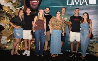 <a style='margin-left: 5px;' class='btn btn-xs btn-social btn-facebook' href='https://www.facebook.com/sharer/sharer.php?u=https://www.galeramix.com.br/imagem/a163/800-800-90/conteudo/site_galerias/163/gustavo-lima-costelaco-junior-seco-galeramix-184.jpg' rel='popup' data-width='500' data-height='400'><i class='fa fa-facebook'></i>Compartilhar <span class='hidden-xs'>no Facebook</span></a> <a class='btn btn-default btn-xs' target='_blank' href='imagem/a163/800-800-90/conteudo/site_galerias/163/gustavo-lima-costelaco-junior-seco-galeramix-184.jpg'><span class='glyphicon glyphicon-cloud-download'></span> Salvar</a>