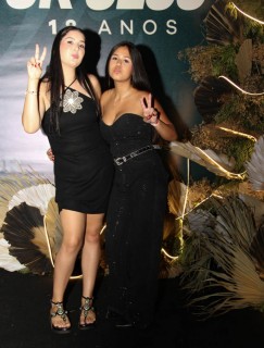 <a style='margin-left: 5px;' class='btn btn-xs btn-social btn-facebook' href='https://www.facebook.com/sharer/sharer.php?u=https://www.galeramix.com.br/imagem/a163/800-800-90/conteudo/site_galerias/163/gustavo-lima-costelaco-junior-seco-galeramix-205.jpg' rel='popup' data-width='500' data-height='400'><i class='fa fa-facebook'></i>Compartilhar <span class='hidden-xs'>no Facebook</span></a> <a class='btn btn-default btn-xs' target='_blank' href='imagem/a163/800-800-90/conteudo/site_galerias/163/gustavo-lima-costelaco-junior-seco-galeramix-205.jpg'><span class='glyphicon glyphicon-cloud-download'></span> Salvar</a>