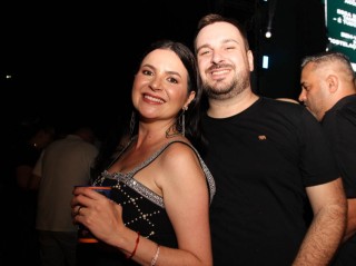 <a style='margin-left: 5px;' class='btn btn-xs btn-social btn-facebook' href='https://www.facebook.com/sharer/sharer.php?u=https://www.galeramix.com.br/imagem/a163/800-800-90/conteudo/site_galerias/163/gustavo-lima-costelaco-junior-seco-galeramix-209.jpg' rel='popup' data-width='500' data-height='400'><i class='fa fa-facebook'></i>Compartilhar <span class='hidden-xs'>no Facebook</span></a> <a class='btn btn-default btn-xs' target='_blank' href='imagem/a163/800-800-90/conteudo/site_galerias/163/gustavo-lima-costelaco-junior-seco-galeramix-209.jpg'><span class='glyphicon glyphicon-cloud-download'></span> Salvar</a>