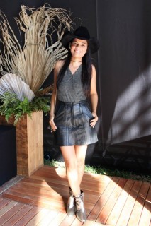 <a style='margin-left: 5px;' class='btn btn-xs btn-social btn-facebook' href='https://www.facebook.com/sharer/sharer.php?u=https://www.galeramix.com.br/imagem/a163/800-800-90/conteudo/site_galerias/163/gustavo-lima-costelaco-junior-seco-galeramix-22.jpg' rel='popup' data-width='500' data-height='400'><i class='fa fa-facebook'></i>Compartilhar <span class='hidden-xs'>no Facebook</span></a> <a class='btn btn-default btn-xs' target='_blank' href='imagem/a163/800-800-90/conteudo/site_galerias/163/gustavo-lima-costelaco-junior-seco-galeramix-22.jpg'><span class='glyphicon glyphicon-cloud-download'></span> Salvar</a>