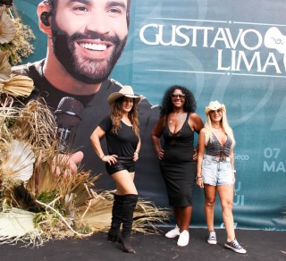 <a style='margin-left: 5px;' class='btn btn-xs btn-social btn-facebook' href='https://www.facebook.com/sharer/sharer.php?u=https://www.galeramix.com.br/imagem/a163/800-800-90/conteudo/site_galerias/163/gustavo-lima-costelaco-junior-seco-galeramix-229.jpg' rel='popup' data-width='500' data-height='400'><i class='fa fa-facebook'></i>Compartilhar <span class='hidden-xs'>no Facebook</span></a> <a class='btn btn-default btn-xs' target='_blank' href='imagem/a163/800-800-90/conteudo/site_galerias/163/gustavo-lima-costelaco-junior-seco-galeramix-229.jpg'><span class='glyphicon glyphicon-cloud-download'></span> Salvar</a>