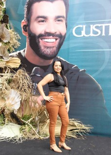 <a style='margin-left: 5px;' class='btn btn-xs btn-social btn-facebook' href='https://www.facebook.com/sharer/sharer.php?u=https://www.galeramix.com.br/imagem/a163/800-800-90/conteudo/site_galerias/163/gustavo-lima-costelaco-junior-seco-galeramix-249.jpg' rel='popup' data-width='500' data-height='400'><i class='fa fa-facebook'></i>Compartilhar <span class='hidden-xs'>no Facebook</span></a> <a class='btn btn-default btn-xs' target='_blank' href='imagem/a163/800-800-90/conteudo/site_galerias/163/gustavo-lima-costelaco-junior-seco-galeramix-249.jpg'><span class='glyphicon glyphicon-cloud-download'></span> Salvar</a>