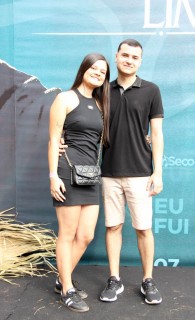 <a style='margin-left: 5px;' class='btn btn-xs btn-social btn-facebook' href='https://www.facebook.com/sharer/sharer.php?u=https://www.galeramix.com.br/imagem/a163/800-800-90/conteudo/site_galerias/163/gustavo-lima-costelaco-junior-seco-galeramix-256.jpg' rel='popup' data-width='500' data-height='400'><i class='fa fa-facebook'></i>Compartilhar <span class='hidden-xs'>no Facebook</span></a> <a class='btn btn-default btn-xs' target='_blank' href='imagem/a163/800-800-90/conteudo/site_galerias/163/gustavo-lima-costelaco-junior-seco-galeramix-256.jpg'><span class='glyphicon glyphicon-cloud-download'></span> Salvar</a>