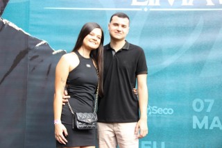 <a style='margin-left: 5px;' class='btn btn-xs btn-social btn-facebook' href='https://www.facebook.com/sharer/sharer.php?u=https://www.galeramix.com.br/imagem/a163/800-800-90/conteudo/site_galerias/163/gustavo-lima-costelaco-junior-seco-galeramix-257.jpg' rel='popup' data-width='500' data-height='400'><i class='fa fa-facebook'></i>Compartilhar <span class='hidden-xs'>no Facebook</span></a> <a class='btn btn-default btn-xs' target='_blank' href='imagem/a163/800-800-90/conteudo/site_galerias/163/gustavo-lima-costelaco-junior-seco-galeramix-257.jpg'><span class='glyphicon glyphicon-cloud-download'></span> Salvar</a>