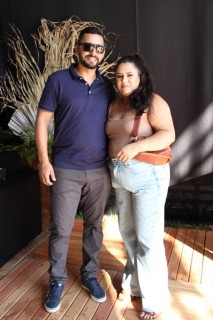 <a style='margin-left: 5px;' class='btn btn-xs btn-social btn-facebook' href='https://www.facebook.com/sharer/sharer.php?u=https://www.galeramix.com.br/imagem/a163/800-800-90/conteudo/site_galerias/163/gustavo-lima-costelaco-junior-seco-galeramix-280.jpg' rel='popup' data-width='500' data-height='400'><i class='fa fa-facebook'></i>Compartilhar <span class='hidden-xs'>no Facebook</span></a> <a class='btn btn-default btn-xs' target='_blank' href='imagem/a163/800-800-90/conteudo/site_galerias/163/gustavo-lima-costelaco-junior-seco-galeramix-280.jpg'><span class='glyphicon glyphicon-cloud-download'></span> Salvar</a>