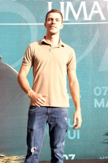 <a style='margin-left: 5px;' class='btn btn-xs btn-social btn-facebook' href='https://www.facebook.com/sharer/sharer.php?u=https://www.galeramix.com.br/imagem/a163/800-800-90/conteudo/site_galerias/163/gustavo-lima-costelaco-junior-seco-galeramix-45.jpg' rel='popup' data-width='500' data-height='400'><i class='fa fa-facebook'></i>Compartilhar <span class='hidden-xs'>no Facebook</span></a> <a class='btn btn-default btn-xs' target='_blank' href='imagem/a163/800-800-90/conteudo/site_galerias/163/gustavo-lima-costelaco-junior-seco-galeramix-45.jpg'><span class='glyphicon glyphicon-cloud-download'></span> Salvar</a>