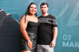 <a style='margin-left: 5px;' class='btn btn-xs btn-social btn-facebook' href='https://www.facebook.com/sharer/sharer.php?u=https://www.galeramix.com.br/imagem/a163/800-800-90/conteudo/site_galerias/163/gustavo-lima-costelaco-junior-seco-galeramix-50.jpg' rel='popup' data-width='500' data-height='400'><i class='fa fa-facebook'></i>Compartilhar <span class='hidden-xs'>no Facebook</span></a> <a class='btn btn-default btn-xs' target='_blank' href='imagem/a163/800-800-90/conteudo/site_galerias/163/gustavo-lima-costelaco-junior-seco-galeramix-50.jpg'><span class='glyphicon glyphicon-cloud-download'></span> Salvar</a>