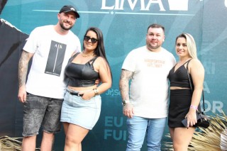 <a style='margin-left: 5px;' class='btn btn-xs btn-social btn-facebook' href='https://www.facebook.com/sharer/sharer.php?u=https://www.galeramix.com.br/imagem/a163/800-800-90/conteudo/site_galerias/163/gustavo-lima-costelaco-junior-seco-galeramix-56.jpg' rel='popup' data-width='500' data-height='400'><i class='fa fa-facebook'></i>Compartilhar <span class='hidden-xs'>no Facebook</span></a> <a class='btn btn-default btn-xs' target='_blank' href='imagem/a163/800-800-90/conteudo/site_galerias/163/gustavo-lima-costelaco-junior-seco-galeramix-56.jpg'><span class='glyphicon glyphicon-cloud-download'></span> Salvar</a>