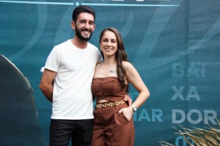 <a style='margin-left: 5px;' class='btn btn-xs btn-social btn-facebook' href='https://www.facebook.com/sharer/sharer.php?u=https://www.galeramix.com.br/imagem/a163/800-800-90/conteudo/site_galerias/163/gustavo-lima-costelaco-junior-seco-galeramix-6.jpg' rel='popup' data-width='500' data-height='400'><i class='fa fa-facebook'></i>Compartilhar <span class='hidden-xs'>no Facebook</span></a> <a class='btn btn-default btn-xs' target='_blank' href='imagem/a163/800-800-90/conteudo/site_galerias/163/gustavo-lima-costelaco-junior-seco-galeramix-6.jpg'><span class='glyphicon glyphicon-cloud-download'></span> Salvar</a>