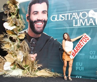 <a style='margin-left: 5px;' class='btn btn-xs btn-social btn-facebook' href='https://www.facebook.com/sharer/sharer.php?u=https://www.galeramix.com.br/imagem/a163/800-800-90/conteudo/site_galerias/163/gustavo-lima-costelaco-junior-seco-galeramix-64.jpg' rel='popup' data-width='500' data-height='400'><i class='fa fa-facebook'></i>Compartilhar <span class='hidden-xs'>no Facebook</span></a> <a class='btn btn-default btn-xs' target='_blank' href='imagem/a163/800-800-90/conteudo/site_galerias/163/gustavo-lima-costelaco-junior-seco-galeramix-64.jpg'><span class='glyphicon glyphicon-cloud-download'></span> Salvar</a>