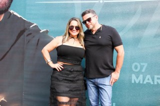 <a style='margin-left: 5px;' class='btn btn-xs btn-social btn-facebook' href='https://www.facebook.com/sharer/sharer.php?u=https://www.galeramix.com.br/imagem/a163/800-800-90/conteudo/site_galerias/163/gustavo-lima-costelaco-junior-seco-galeramix-65.jpg' rel='popup' data-width='500' data-height='400'><i class='fa fa-facebook'></i>Compartilhar <span class='hidden-xs'>no Facebook</span></a> <a class='btn btn-default btn-xs' target='_blank' href='imagem/a163/800-800-90/conteudo/site_galerias/163/gustavo-lima-costelaco-junior-seco-galeramix-65.jpg'><span class='glyphicon glyphicon-cloud-download'></span> Salvar</a>