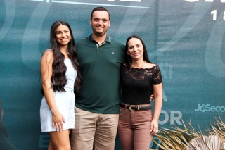 <a style='margin-left: 5px;' class='btn btn-xs btn-social btn-facebook' href='https://www.facebook.com/sharer/sharer.php?u=https://www.galeramix.com.br/imagem/a163/800-800-90/conteudo/site_galerias/163/gustavo-lima-costelaco-junior-seco-galeramix-76.jpg' rel='popup' data-width='500' data-height='400'><i class='fa fa-facebook'></i>Compartilhar <span class='hidden-xs'>no Facebook</span></a> <a class='btn btn-default btn-xs' target='_blank' href='imagem/a163/800-800-90/conteudo/site_galerias/163/gustavo-lima-costelaco-junior-seco-galeramix-76.jpg'><span class='glyphicon glyphicon-cloud-download'></span> Salvar</a>