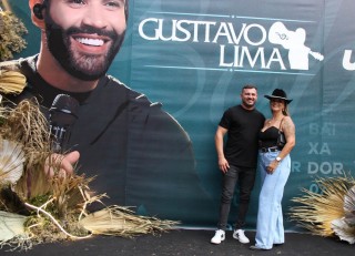 <a style='margin-left: 5px;' class='btn btn-xs btn-social btn-facebook' href='https://www.facebook.com/sharer/sharer.php?u=https://www.galeramix.com.br/imagem/a163/800-800-90/conteudo/site_galerias/163/gustavo-lima-costelaco-junior-seco-galeramix-80.jpg' rel='popup' data-width='500' data-height='400'><i class='fa fa-facebook'></i>Compartilhar <span class='hidden-xs'>no Facebook</span></a> <a class='btn btn-default btn-xs' target='_blank' href='imagem/a163/800-800-90/conteudo/site_galerias/163/gustavo-lima-costelaco-junior-seco-galeramix-80.jpg'><span class='glyphicon glyphicon-cloud-download'></span> Salvar</a>