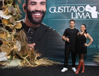 <a style='margin-left: 5px;' class='btn btn-xs btn-social btn-facebook' href='https://www.facebook.com/sharer/sharer.php?u=https://www.galeramix.com.br/imagem/a163/800-800-90/conteudo/site_galerias/163/gustavo-lima-costelaco-junior-seco-galeramix-92.jpg' rel='popup' data-width='500' data-height='400'><i class='fa fa-facebook'></i>Compartilhar <span class='hidden-xs'>no Facebook</span></a> <a class='btn btn-default btn-xs' target='_blank' href='imagem/a163/800-800-90/conteudo/site_galerias/163/gustavo-lima-costelaco-junior-seco-galeramix-92.jpg'><span class='glyphicon glyphicon-cloud-download'></span> Salvar</a>