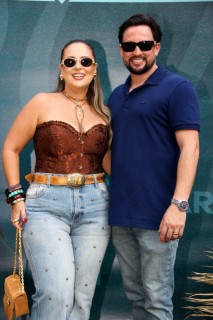 <a style='margin-left: 5px;' class='btn btn-xs btn-social btn-facebook' href='https://www.facebook.com/sharer/sharer.php?u=https://www.galeramix.com.br/imagem/a163/800-800-90/conteudo/site_galerias/163/gustavo-lima-costelaco-junior-seco-galeramix-96.jpg' rel='popup' data-width='500' data-height='400'><i class='fa fa-facebook'></i>Compartilhar <span class='hidden-xs'>no Facebook</span></a> <a class='btn btn-default btn-xs' target='_blank' href='imagem/a163/800-800-90/conteudo/site_galerias/163/gustavo-lima-costelaco-junior-seco-galeramix-96.jpg'><span class='glyphicon glyphicon-cloud-download'></span> Salvar</a>