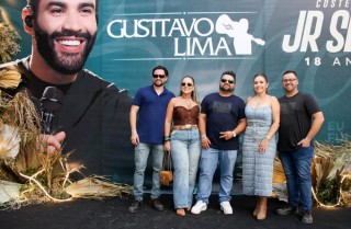 <a style='margin-left: 5px;' class='btn btn-xs btn-social btn-facebook' href='https://www.facebook.com/sharer/sharer.php?u=https://www.galeramix.com.br/imagem/a163/800-800-90/conteudo/site_galerias/163/gustavo-lima-costelaco-junior-seco-galeramix-99.jpg' rel='popup' data-width='500' data-height='400'><i class='fa fa-facebook'></i>Compartilhar <span class='hidden-xs'>no Facebook</span></a> <a class='btn btn-default btn-xs' target='_blank' href='imagem/a163/800-800-90/conteudo/site_galerias/163/gustavo-lima-costelaco-junior-seco-galeramix-99.jpg'><span class='glyphicon glyphicon-cloud-download'></span> Salvar</a>