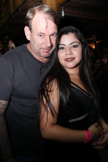 
<a style='margin-left: 5px;' class='btn btn-xs btn-social btn-facebook' href='https://www.facebook.com/sharer/sharer.php?u=https://www.galeramix.com.br/imagem/a17/800-800-90/conteudo/site_galerias/17/victor-e-leo-petry-107.jpg' rel='popup' data-width='500' data-height='400'><i class='fa fa-facebook'></i>Compartilhar <span class='hidden-xs'>no Facebook</span>
</a> 
<a class='btn btn-default btn-xs' target='_blank' href='imagem/a17/800-800-90/conteudo/site_galerias/17/victor-e-leo-petry-107.jpg'>
<span class='glyphicon glyphicon-cloud-download'></span> Salvar
</a>
