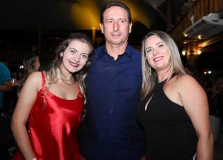 
<a style='margin-left: 5px;' class='btn btn-xs btn-social btn-facebook' href='https://www.facebook.com/sharer/sharer.php?u=https://www.galeramix.com.br/imagem/a17/800-800-90/conteudo/site_galerias/17/victor-e-leo-petry-111.jpg' rel='popup' data-width='500' data-height='400'><i class='fa fa-facebook'></i>Compartilhar <span class='hidden-xs'>no Facebook</span>
</a> 
<a class='btn btn-default btn-xs' target='_blank' href='imagem/a17/800-800-90/conteudo/site_galerias/17/victor-e-leo-petry-111.jpg'>
<span class='glyphicon glyphicon-cloud-download'></span> Salvar
</a>
