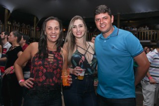 
<a style='margin-left: 5px;' class='btn btn-xs btn-social btn-facebook' href='https://www.facebook.com/sharer/sharer.php?u=https://www.galeramix.com.br/imagem/a17/800-800-90/conteudo/site_galerias/17/victor-e-leo-petry-130.jpg' rel='popup' data-width='500' data-height='400'><i class='fa fa-facebook'></i>Compartilhar <span class='hidden-xs'>no Facebook</span>
</a> 
<a class='btn btn-default btn-xs' target='_blank' href='imagem/a17/800-800-90/conteudo/site_galerias/17/victor-e-leo-petry-130.jpg'>
<span class='glyphicon glyphicon-cloud-download'></span> Salvar
</a>
