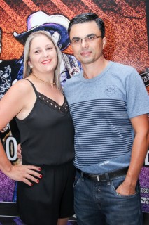 
<a style='margin-left: 5px;' class='btn btn-xs btn-social btn-facebook' href='https://www.facebook.com/sharer/sharer.php?u=https://www.galeramix.com.br/imagem/a17/800-800-90/conteudo/site_galerias/17/victor-e-leo-petry-24.jpg' rel='popup' data-width='500' data-height='400'><i class='fa fa-facebook'></i>Compartilhar <span class='hidden-xs'>no Facebook</span>
</a> 
<a class='btn btn-default btn-xs' target='_blank' href='imagem/a17/800-800-90/conteudo/site_galerias/17/victor-e-leo-petry-24.jpg'>
<span class='glyphicon glyphicon-cloud-download'></span> Salvar
</a>
