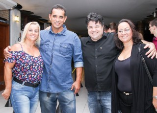 
<a style='margin-left: 5px;' class='btn btn-xs btn-social btn-facebook' href='https://www.facebook.com/sharer/sharer.php?u=https://www.galeramix.com.br/imagem/a17/800-800-90/conteudo/site_galerias/17/victor-e-leo-petry-26.jpg' rel='popup' data-width='500' data-height='400'><i class='fa fa-facebook'></i>Compartilhar <span class='hidden-xs'>no Facebook</span>
</a> 
<a class='btn btn-default btn-xs' target='_blank' href='imagem/a17/800-800-90/conteudo/site_galerias/17/victor-e-leo-petry-26.jpg'>
<span class='glyphicon glyphicon-cloud-download'></span> Salvar
</a>
