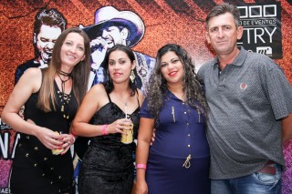 
<a style='margin-left: 5px;' class='btn btn-xs btn-social btn-facebook' href='https://www.facebook.com/sharer/sharer.php?u=https://www.galeramix.com.br/imagem/a17/800-800-90/conteudo/site_galerias/17/victor-e-leo-petry-31.jpg' rel='popup' data-width='500' data-height='400'><i class='fa fa-facebook'></i>Compartilhar <span class='hidden-xs'>no Facebook</span>
</a> 
<a class='btn btn-default btn-xs' target='_blank' href='imagem/a17/800-800-90/conteudo/site_galerias/17/victor-e-leo-petry-31.jpg'>
<span class='glyphicon glyphicon-cloud-download'></span> Salvar
</a>
