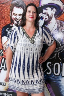 
<a style='margin-left: 5px;' class='btn btn-xs btn-social btn-facebook' href='https://www.facebook.com/sharer/sharer.php?u=https://www.galeramix.com.br/imagem/a17/800-800-90/conteudo/site_galerias/17/victor-e-leo-petry-33.jpg' rel='popup' data-width='500' data-height='400'><i class='fa fa-facebook'></i>Compartilhar <span class='hidden-xs'>no Facebook</span>
</a> 
<a class='btn btn-default btn-xs' target='_blank' href='imagem/a17/800-800-90/conteudo/site_galerias/17/victor-e-leo-petry-33.jpg'>
<span class='glyphicon glyphicon-cloud-download'></span> Salvar
</a>
