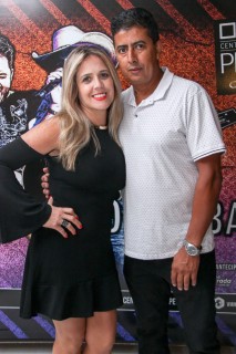 
<a style='margin-left: 5px;' class='btn btn-xs btn-social btn-facebook' href='https://www.facebook.com/sharer/sharer.php?u=https://www.galeramix.com.br/imagem/a17/800-800-90/conteudo/site_galerias/17/victor-e-leo-petry-37.jpg' rel='popup' data-width='500' data-height='400'><i class='fa fa-facebook'></i>Compartilhar <span class='hidden-xs'>no Facebook</span>
</a> 
<a class='btn btn-default btn-xs' target='_blank' href='imagem/a17/800-800-90/conteudo/site_galerias/17/victor-e-leo-petry-37.jpg'>
<span class='glyphicon glyphicon-cloud-download'></span> Salvar
</a>
