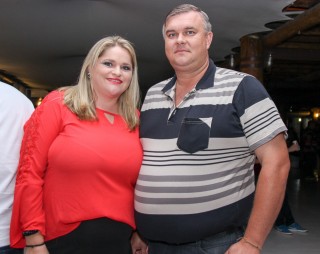 
<a style='margin-left: 5px;' class='btn btn-xs btn-social btn-facebook' href='https://www.facebook.com/sharer/sharer.php?u=https://www.galeramix.com.br/imagem/a17/800-800-90/conteudo/site_galerias/17/victor-e-leo-petry-41.jpg' rel='popup' data-width='500' data-height='400'><i class='fa fa-facebook'></i>Compartilhar <span class='hidden-xs'>no Facebook</span>
</a> 
<a class='btn btn-default btn-xs' target='_blank' href='imagem/a17/800-800-90/conteudo/site_galerias/17/victor-e-leo-petry-41.jpg'>
<span class='glyphicon glyphicon-cloud-download'></span> Salvar
</a>
