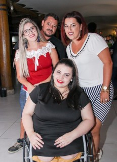 
<a style='margin-left: 5px;' class='btn btn-xs btn-social btn-facebook' href='https://www.facebook.com/sharer/sharer.php?u=https://www.galeramix.com.br/imagem/a17/800-800-90/conteudo/site_galerias/17/victor-e-leo-petry-48.jpg' rel='popup' data-width='500' data-height='400'><i class='fa fa-facebook'></i>Compartilhar <span class='hidden-xs'>no Facebook</span>
</a> 
<a class='btn btn-default btn-xs' target='_blank' href='imagem/a17/800-800-90/conteudo/site_galerias/17/victor-e-leo-petry-48.jpg'>
<span class='glyphicon glyphicon-cloud-download'></span> Salvar
</a>
