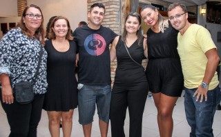 
<a style='margin-left: 5px;' class='btn btn-xs btn-social btn-facebook' href='https://www.facebook.com/sharer/sharer.php?u=https://www.galeramix.com.br/imagem/a17/800-800-90/conteudo/site_galerias/17/victor-e-leo-petry-52.jpg' rel='popup' data-width='500' data-height='400'><i class='fa fa-facebook'></i>Compartilhar <span class='hidden-xs'>no Facebook</span>
</a> 
<a class='btn btn-default btn-xs' target='_blank' href='imagem/a17/800-800-90/conteudo/site_galerias/17/victor-e-leo-petry-52.jpg'>
<span class='glyphicon glyphicon-cloud-download'></span> Salvar
</a>
