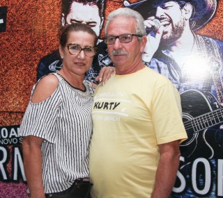 
<a style='margin-left: 5px;' class='btn btn-xs btn-social btn-facebook' href='https://www.facebook.com/sharer/sharer.php?u=https://www.galeramix.com.br/imagem/a17/800-800-90/conteudo/site_galerias/17/victor-e-leo-petry-57.jpg' rel='popup' data-width='500' data-height='400'><i class='fa fa-facebook'></i>Compartilhar <span class='hidden-xs'>no Facebook</span>
</a> 
<a class='btn btn-default btn-xs' target='_blank' href='imagem/a17/800-800-90/conteudo/site_galerias/17/victor-e-leo-petry-57.jpg'>
<span class='glyphicon glyphicon-cloud-download'></span> Salvar
</a>
