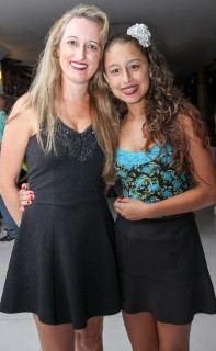 
<a style='margin-left: 5px;' class='btn btn-xs btn-social btn-facebook' href='https://www.facebook.com/sharer/sharer.php?u=https://www.galeramix.com.br/imagem/a17/800-800-90/conteudo/site_galerias/17/victor-e-leo-petry-60.jpg' rel='popup' data-width='500' data-height='400'><i class='fa fa-facebook'></i>Compartilhar <span class='hidden-xs'>no Facebook</span>
</a> 
<a class='btn btn-default btn-xs' target='_blank' href='imagem/a17/800-800-90/conteudo/site_galerias/17/victor-e-leo-petry-60.jpg'>
<span class='glyphicon glyphicon-cloud-download'></span> Salvar
</a>
