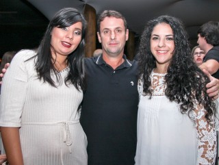 
<a style='margin-left: 5px;' class='btn btn-xs btn-social btn-facebook' href='https://www.facebook.com/sharer/sharer.php?u=https://www.galeramix.com.br/imagem/a17/800-800-90/conteudo/site_galerias/17/victor-e-leo-petry-81.jpg' rel='popup' data-width='500' data-height='400'><i class='fa fa-facebook'></i>Compartilhar <span class='hidden-xs'>no Facebook</span>
</a> 
<a class='btn btn-default btn-xs' target='_blank' href='imagem/a17/800-800-90/conteudo/site_galerias/17/victor-e-leo-petry-81.jpg'>
<span class='glyphicon glyphicon-cloud-download'></span> Salvar
</a>
