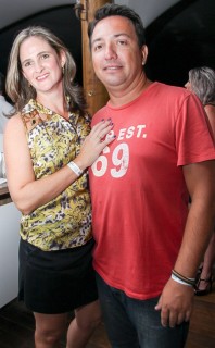 
<a style='margin-left: 5px;' class='btn btn-xs btn-social btn-facebook' href='https://www.facebook.com/sharer/sharer.php?u=https://www.galeramix.com.br/imagem/a17/800-800-90/conteudo/site_galerias/17/victor-e-leo-petry-88.jpg' rel='popup' data-width='500' data-height='400'><i class='fa fa-facebook'></i>Compartilhar <span class='hidden-xs'>no Facebook</span>
</a> 
<a class='btn btn-default btn-xs' target='_blank' href='imagem/a17/800-800-90/conteudo/site_galerias/17/victor-e-leo-petry-88.jpg'>
<span class='glyphicon glyphicon-cloud-download'></span> Salvar
</a>
