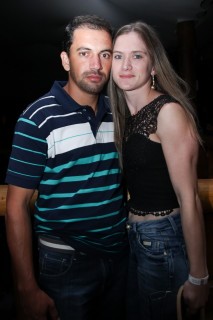 
<a style='margin-left: 5px;' class='btn btn-xs btn-social btn-facebook' href='https://www.facebook.com/sharer/sharer.php?u=https://www.galeramix.com.br/imagem/a17/800-800-90/conteudo/site_galerias/17/victor-e-leo-petry-94.jpg' rel='popup' data-width='500' data-height='400'><i class='fa fa-facebook'></i>Compartilhar <span class='hidden-xs'>no Facebook</span>
</a> 
<a class='btn btn-default btn-xs' target='_blank' href='imagem/a17/800-800-90/conteudo/site_galerias/17/victor-e-leo-petry-94.jpg'>
<span class='glyphicon glyphicon-cloud-download'></span> Salvar
</a>
