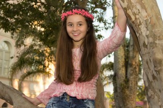 
        <a style='margin-left: 5px;' class='btn btn-xs btn-social btn-facebook' href='https://www.facebook.com/sharer/sharer.php?u=https://www.galeramix.com.br/imagem/a20/800-800-90/conteudo/site_galerias/20/duda-19.jpg' rel='popup' data-width='500' data-height='400'><i class='fa fa-facebook'></i>Compartilhar <span class='hidden-xs'>no Facebook</span>
    </a> 
    <a class='btn btn-default btn-xs' target='_blank' href='imagem/a20/800-800-90/conteudo/site_galerias/20/duda-19.jpg'>
        <span class='glyphicon glyphicon-cloud-download'></span> Salvar
    </a>
    