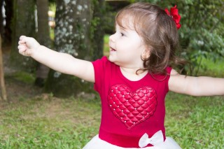 
                        <a style='margin-left: 5px;' class='btn btn-xs btn-social btn-facebook' href='https://www.facebook.com/sharer/sharer.php?u=https://www.galeramix.com.br/imagem/a22/800-800-90/conteudo/site_galerias/22/ensaio-lara-147.jpg' rel='popup' data-width='500' data-height='400'><i class='fa fa-facebook'></i>Compartilhar <span class='hidden-xs'>no Facebook</span>
                    </a> 
                    <a class='btn btn-default btn-xs' target='_blank' href='imagem/a22/800-800-90/conteudo/site_galerias/22/ensaio-lara-147.jpg'>
                        <span class='glyphicon glyphicon-cloud-download'></span> Salvar
                    </a>
                    