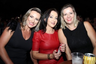 
<a style='margin-left: 5px;' class='btn btn-xs btn-social btn-facebook' href='https://www.facebook.com/sharer/sharer.php?u=https://www.galeramix.com.br/imagem/a23/800-800-90/conteudo/site_galerias/23/fernando-e-sorocaba-petry-galera-mix-107.jpg' rel='popup' data-width='500' data-height='400'><i class='fa fa-facebook'></i>Compartilhar <span class='hidden-xs'>no Facebook</span>
</a> 
<a class='btn btn-default btn-xs' target='_blank' href='imagem/a23/800-800-90/conteudo/site_galerias/23/fernando-e-sorocaba-petry-galera-mix-107.jpg'>
<span class='glyphicon glyphicon-cloud-download'></span> Salvar
</a>
